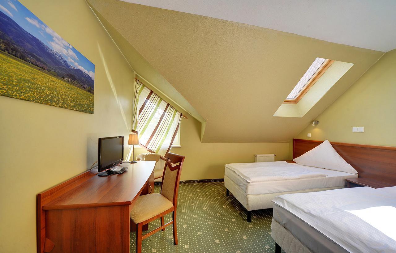 Hotel Belweder - Przy Hotelu Golebiewski كارباش المظهر الخارجي الصورة