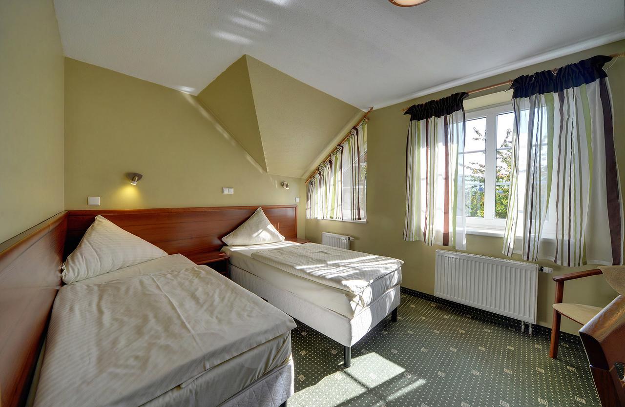 Hotel Belweder - Przy Hotelu Golebiewski كارباش المظهر الخارجي الصورة