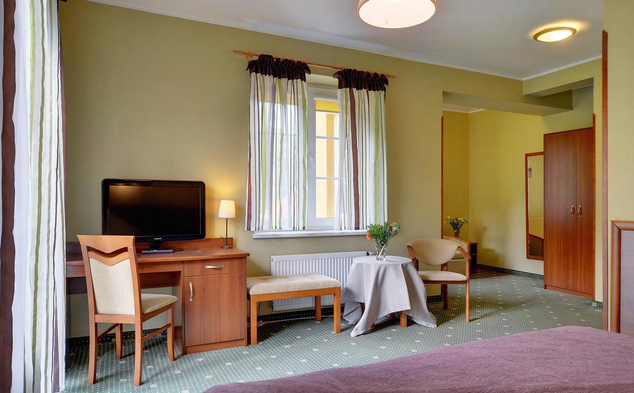 Hotel Belweder - Przy Hotelu Golebiewski كارباش المظهر الخارجي الصورة