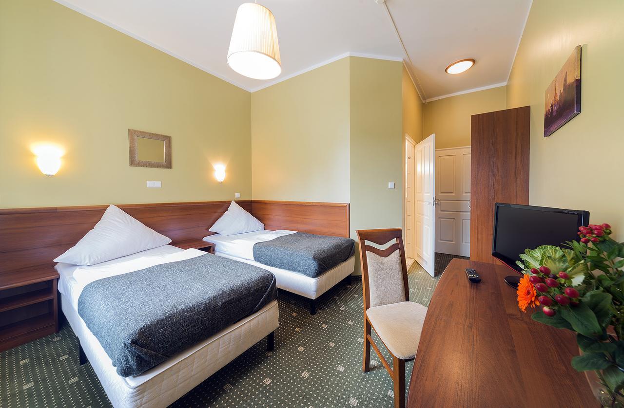 Hotel Belweder - Przy Hotelu Golebiewski كارباش المظهر الخارجي الصورة